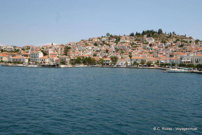 Panorama der Ankunft mit der Fähre, Poros - Griechenland