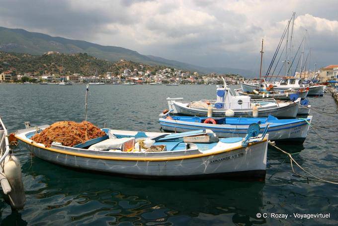 Fischerboote auf Galatas, Poros - Griechenland