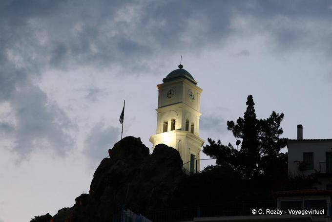 Der Uhrturm Nachtansicht, Poros - Griechenland
