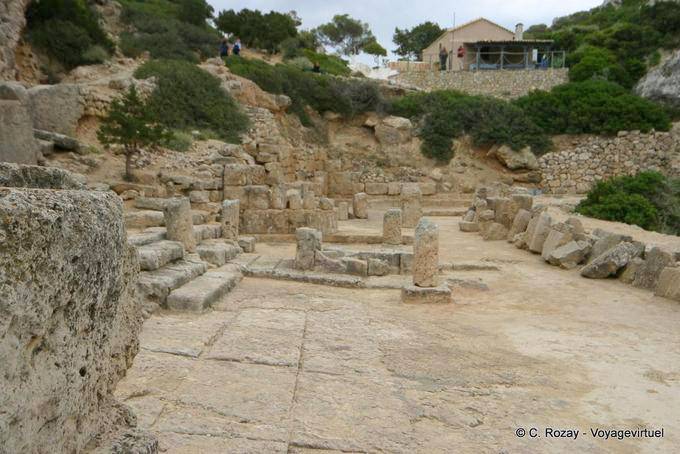 Die Ruinen der Tempel der Hera Archeologikos Choros Ireo, Vouliagmeni - Griechenland