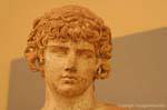 Kopf der Statue des Antinoos, Delphi Museum, Griechenland.