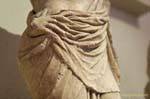 Museum von Epidaurus Hand und Drapieren Lendenschurz Skulptur,, Griechenland.