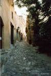 Gepflasterten Straße im Dorf von Monemvasia, Griechenland.