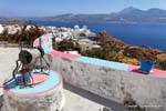 Milos, Plaka, rosa und blau Brunnen, Griechenland.