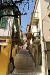 Treppen eines lokalen traboule, Nafplion, Griechenland.