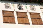 Trompe-l'oeil auf Fassade Pinakates, Pilion, Griechenland.