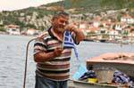 Fisherman griechische Flagge, Trikeri Agia Kyriaki, Griechenland.