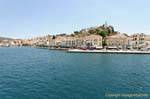 Die Docks mit dem Boot, Poros Ankunft, Griechenland.