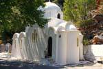 Kapelle neben dem Kloster Pigi Zoodochou, Poros, Griechenland.