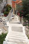 Treppe absteigend, Poros, Griechenland.