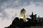 Der Uhrturm Nachtansicht, Poros, Griechenland.