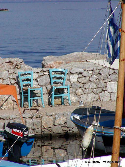 Stühle Molos, Hydra - Griechenland