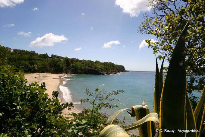 Blick von den Höhen, Leroux Strand Ferry in Basse Terre - Guadeloupe