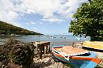 Boote im antizyklonale Netz Anse à la Barque eingebettet, Guadeloupe.