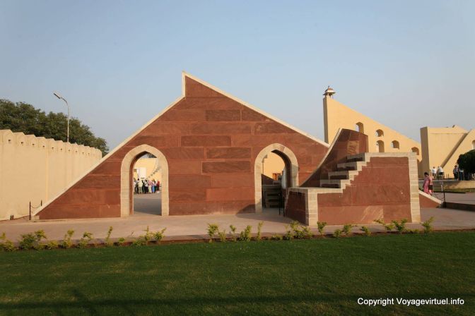 Jaipur Jantar Mantar Observatoire Petit Samrat Yantra - Indien
