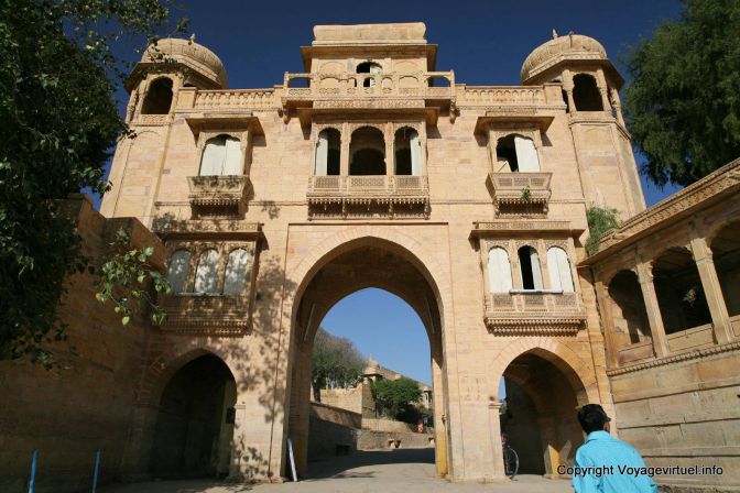 Jaisalmer Gadi Sagar Tank Tilon Ki Pol - Indien