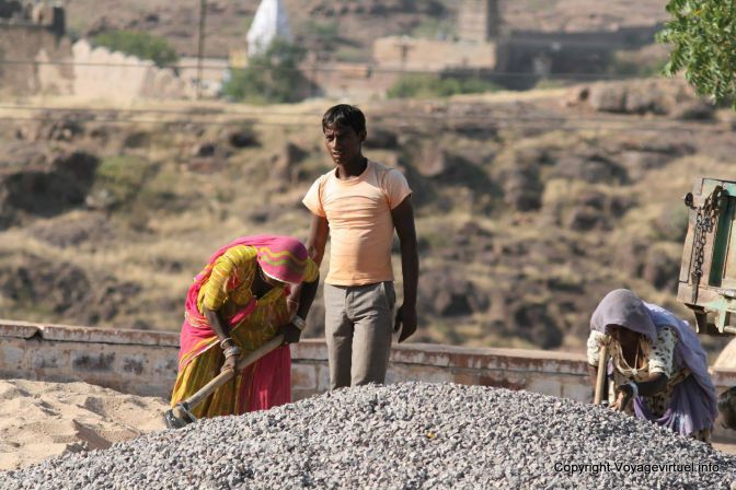 Jodhpur Mehrangarh Forteresse Femmes A La Peine - Indien