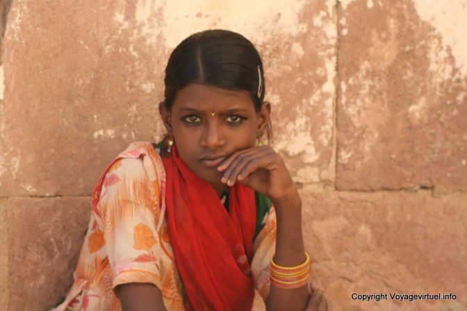 Jodhpur Mehrangarh Forteresse Jeune Fille Regard - Indien