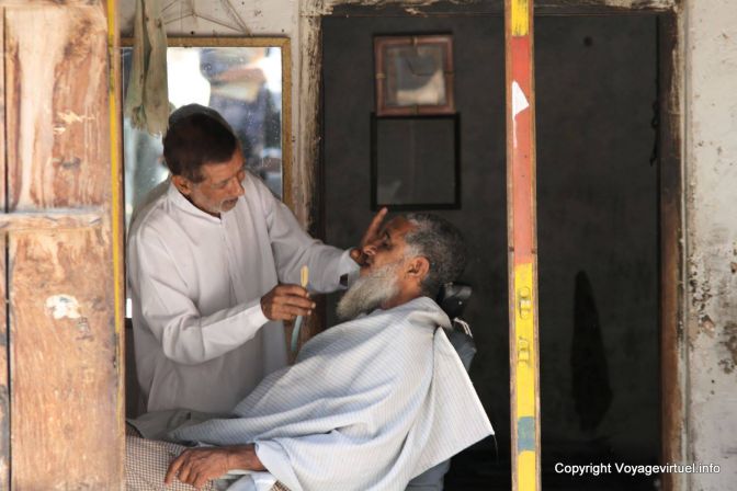 Mandawa Rasage Chez Le Barbier - Indien