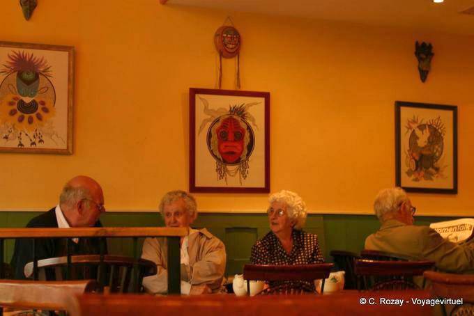 Teatime in einem Pub, Mayo Sligo - Irland