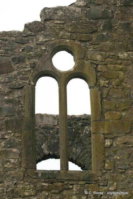 Fenster der gotischen Abtei Beispiel der irischen Architektur Abtei von Cong - Irland