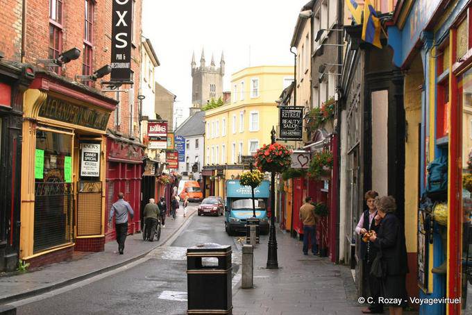Gehen Sie in Abbey Street, (Inis), Ennis - Irland