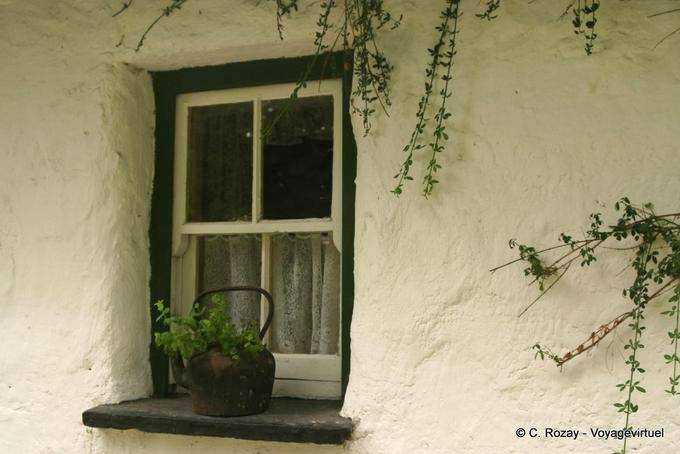 Sash Fenster und Wand von Kalk, Bunratty Folk Park - Irland