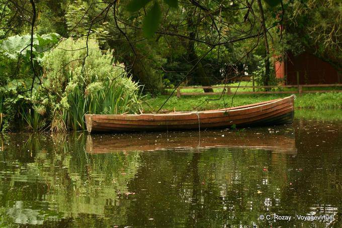 Boot auf dem Teich, Walled Garden, Bunratty Folk Park - Irland