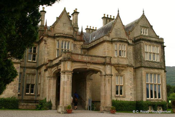 Eingang zum Muckross House, Killarney National Park - Irland