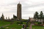 Bruckless die Dunkineely Friedhof und seine runden Turm, Donegal, Irland.