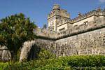 Wand und Kontrollturm, Mainistir na Coille Moire, Connemara Kylemore Abbey, Irland.