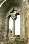 Romanischen Fenster der Royal Augustiner-Abtei von Cong,, Irland.