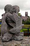 Bildhauerei an der Fluss Fergus, Ennis, Irland.