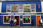 Bemalte Fassade, John Benny Moriarty, Dingle, Irland.