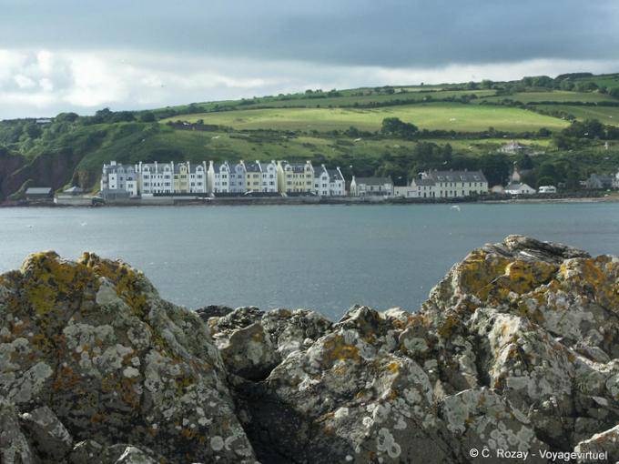 Cushendun Blick von der anderen Seite der Bucht, Antrim - Nord-Irland