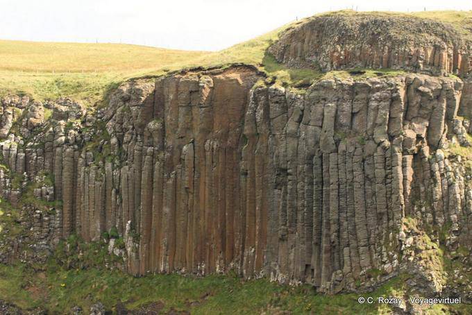 Basaltsäulen errötete Giants Causeway - Nord-Irland