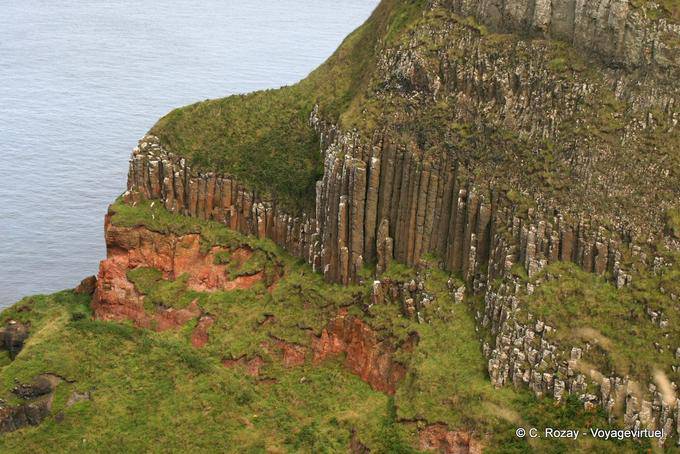 Rote und graue Felsen Organe, Giants Causeway - Nord-Irland