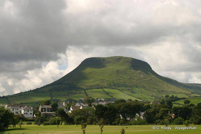 Berg über Glenariff - Nord-Irland