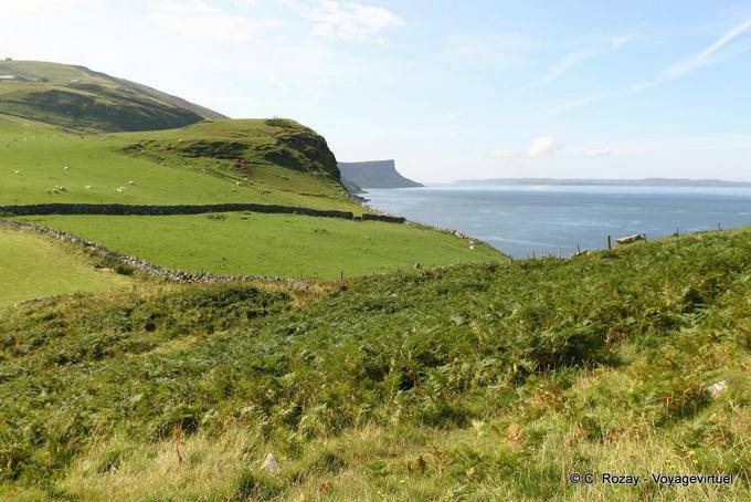 Blick von den Klippen von Torr Head, Antrim Coast - Nord-Irland