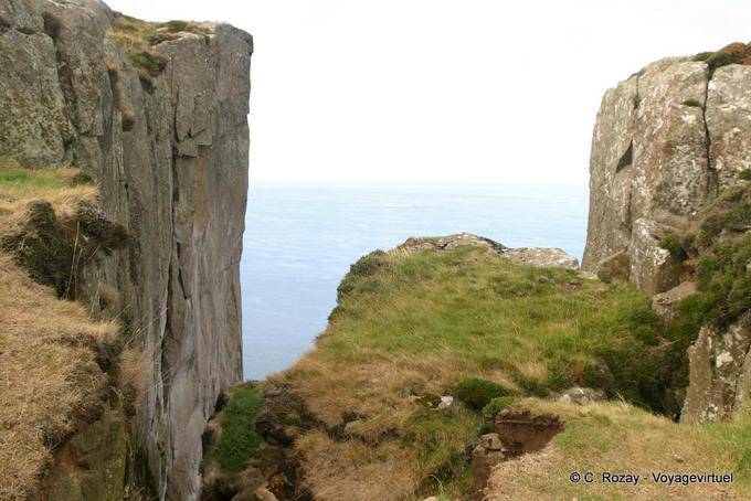 Fair Head der Klippen sind ein irischer Klettern Mekka - Nord-Irland