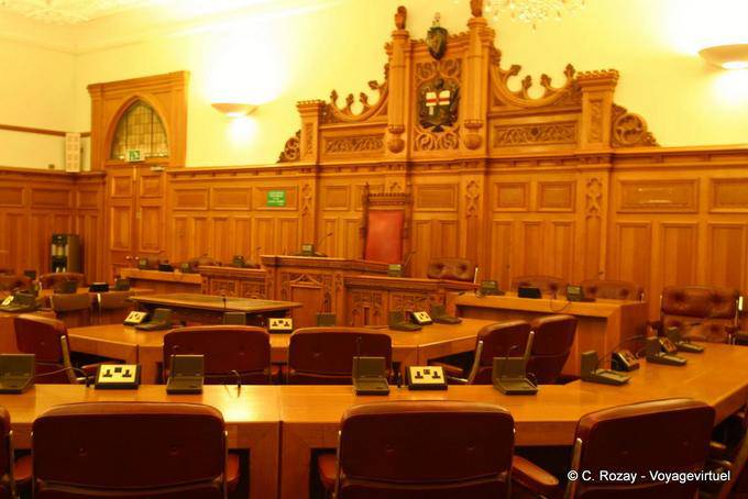 Die Große Halle des Rathauses, in der Guildhall Derry - Nord-Irland