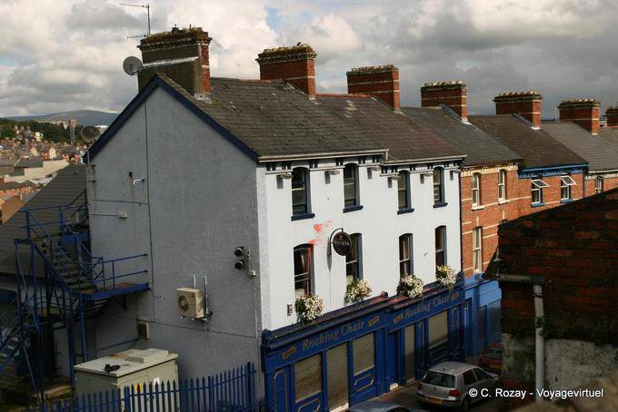 Blick auf den Schaukelstuhl Bar, Waterloo Street, Derry - Nord-Irland