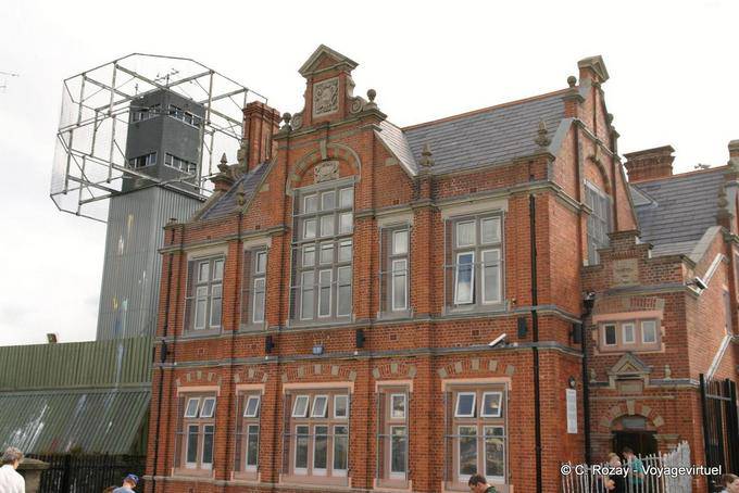 Verbal Arts Centre, Stable Lane Mall und Wall - Bishop Street, Londonderry - Nord-Irland