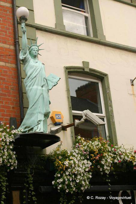 Petrified Freiheit und CCTV, Derry Freiheit - Nord-Irland
