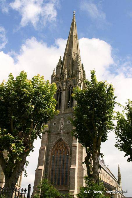 Seit der Creggan Street, St. Eugene-Kathedrale, Derry - Nord-Irland