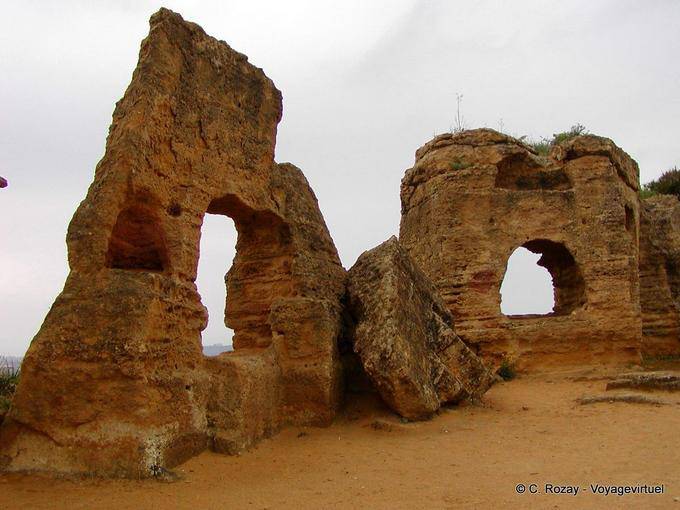 Antiken Ausgrabungsstätten, Löcher Ruinen, Agrigento - Italien