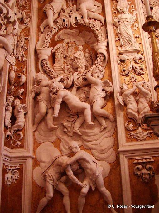 Konzentrieren Sie sich auf Barockstatuen, Chiesa Annunziata, Castelbuono - Italien