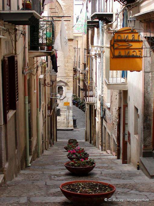 Alley Treppe, Cefalu - Italien