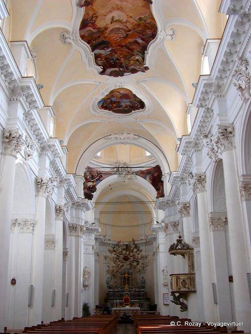 Im Inneren der Kirche St. Karl Borromäus, Noto - Italien
