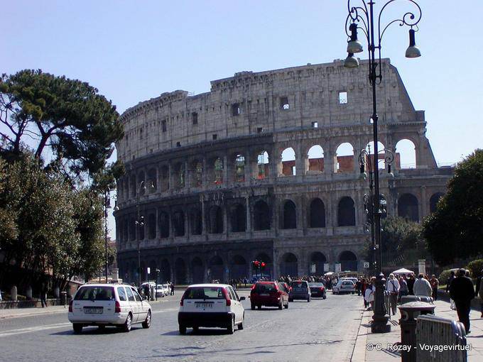 Blick auf das Kolosseum von der Via Claudia, Rom - Italien
